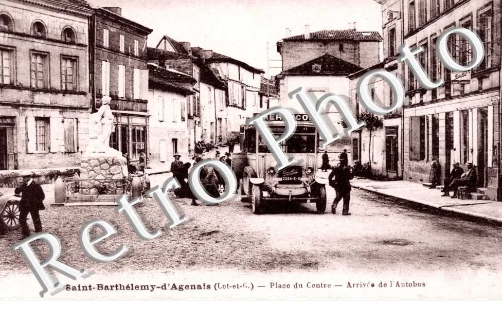 Place du Centre, arrivee de l&#039;Autobus