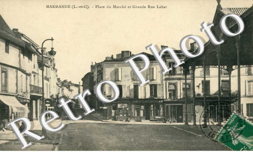 Place du Marche et Grande Rue Labat
