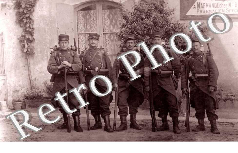 Un groupe de Militaires