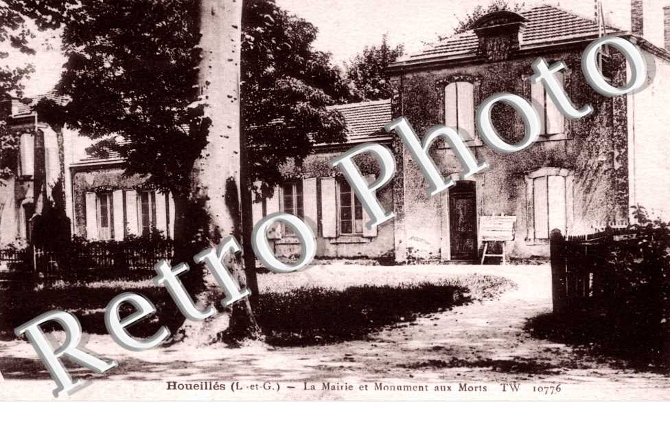 La mairie et Monument aux morts