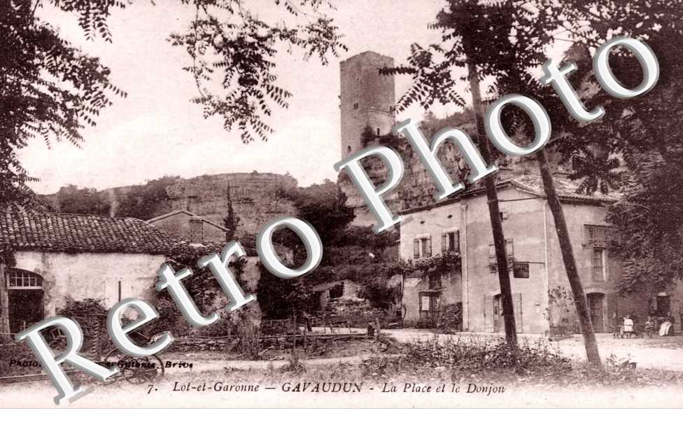 La place et le Donjon