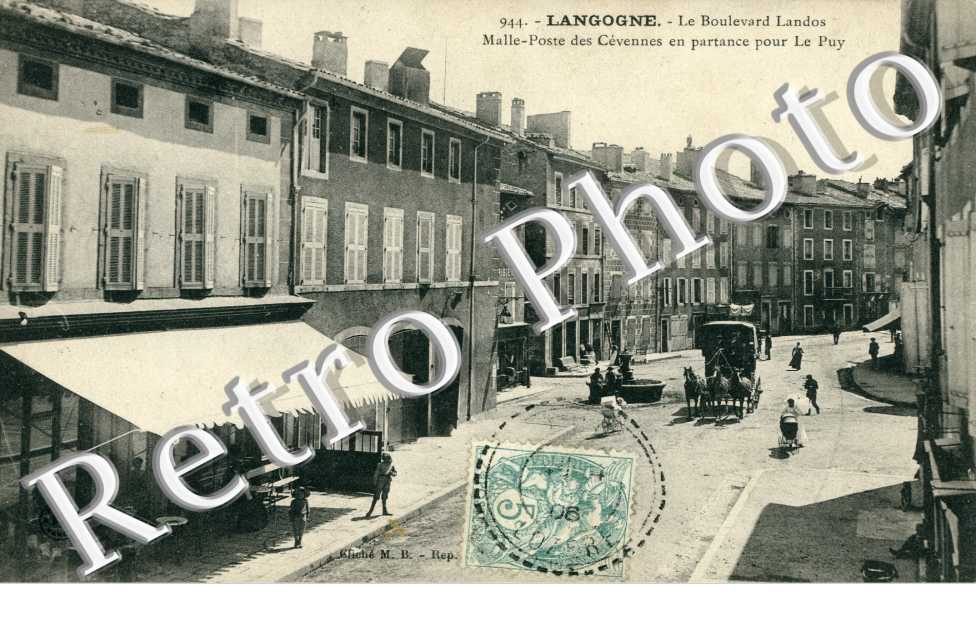 le boulevard Landos Malle-Poste des Cevennes en partance pour Le Puy