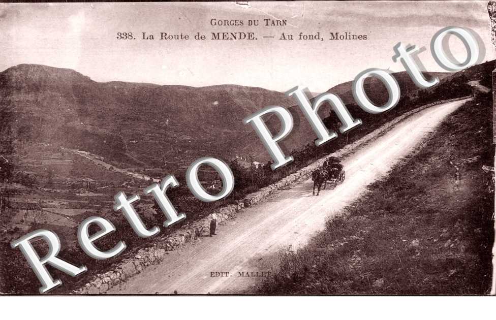 la route de Mende Au fond, Molines