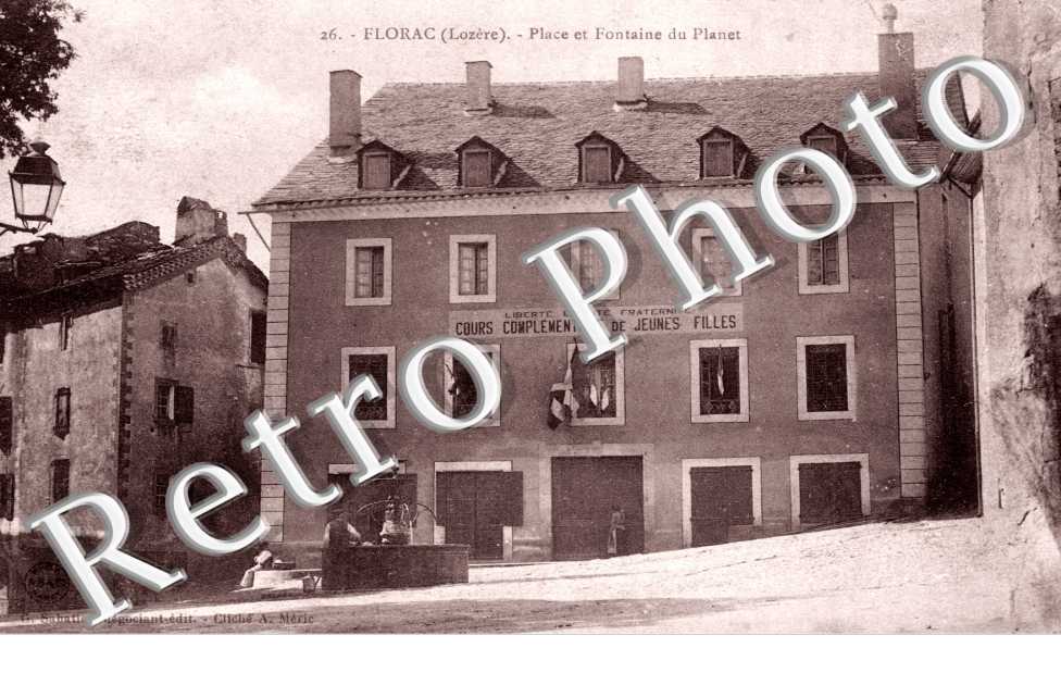 place et fontaine du Planet
