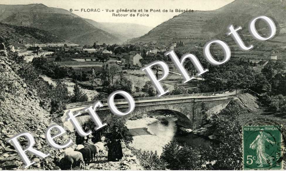 Vue Generale et le Pont de la Bessede, retour de Foire