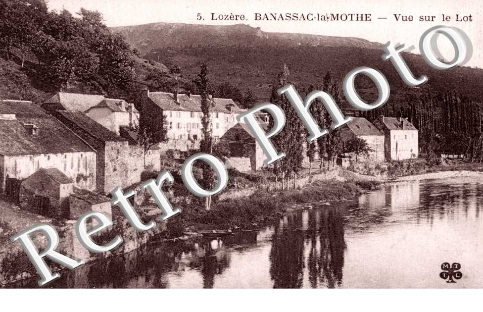 Banassac la Mothe Vue sur le Lot