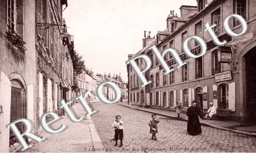 Rue des Religieuses, Hotel du Louvre