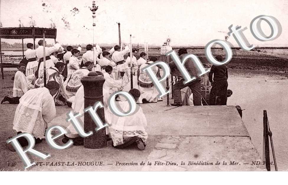 Procession de la Fete Dieu, la Nenediction de la Mer