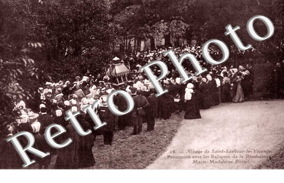 Procession avec les Reliques de la Bienheureuse Marie Madeleine Postel