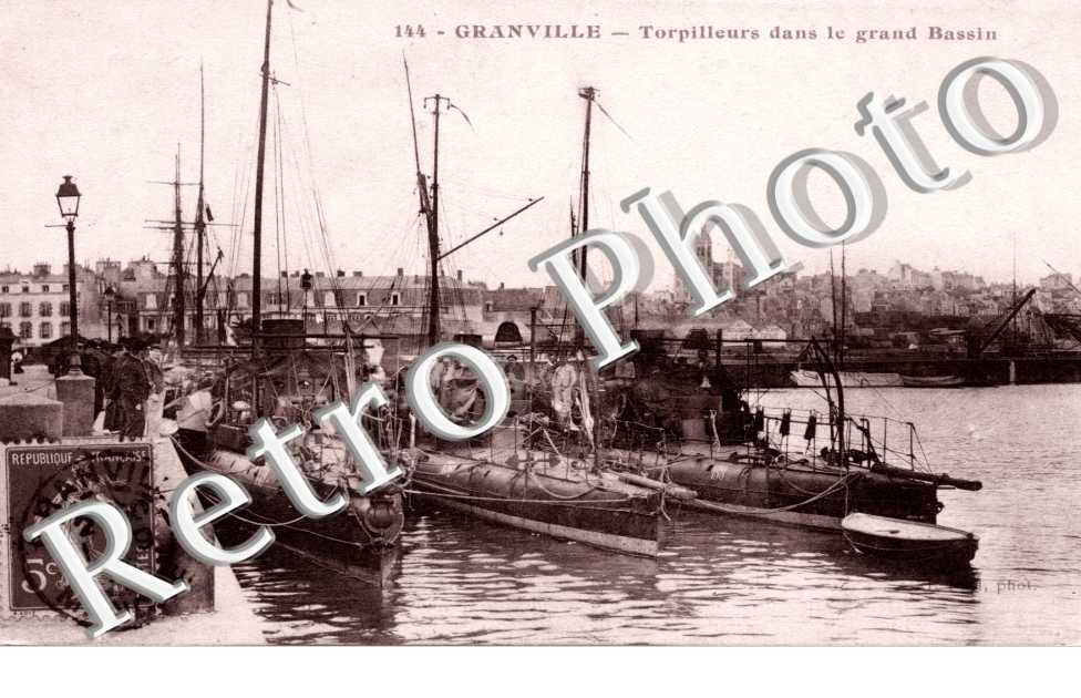 Torpilleurs dans le grand Bassin