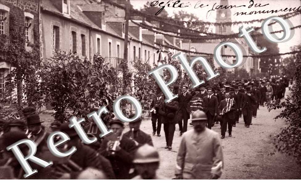 defile, le Jour du Monument