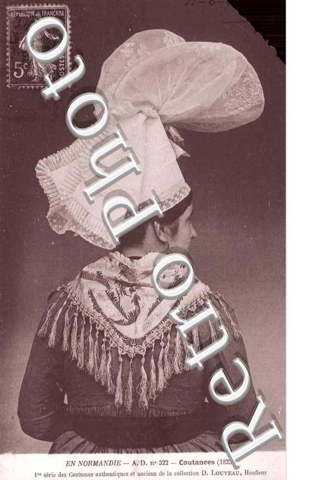 costumes authentiques et anciens de la collection D. Louveau, Honfleur
