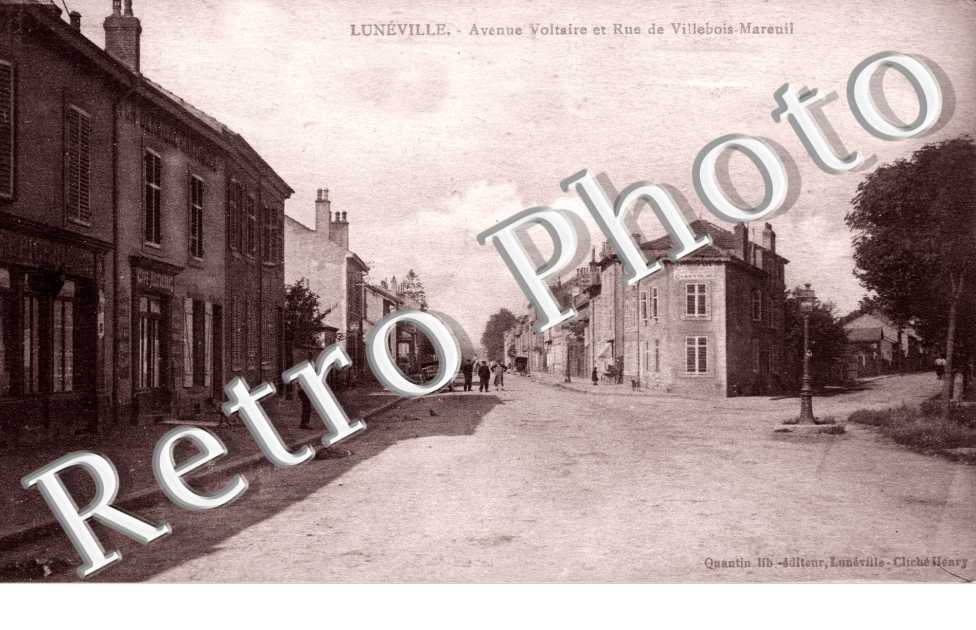 Avenue Voltaire et rue de Villebois Mareuil