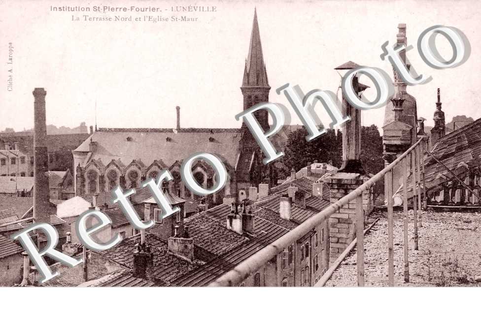 INSTITUTION SAINT PIERRE FOURIER terrasse nord de l'eglise Saint Maur