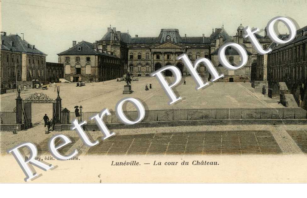 la cour du chateau
