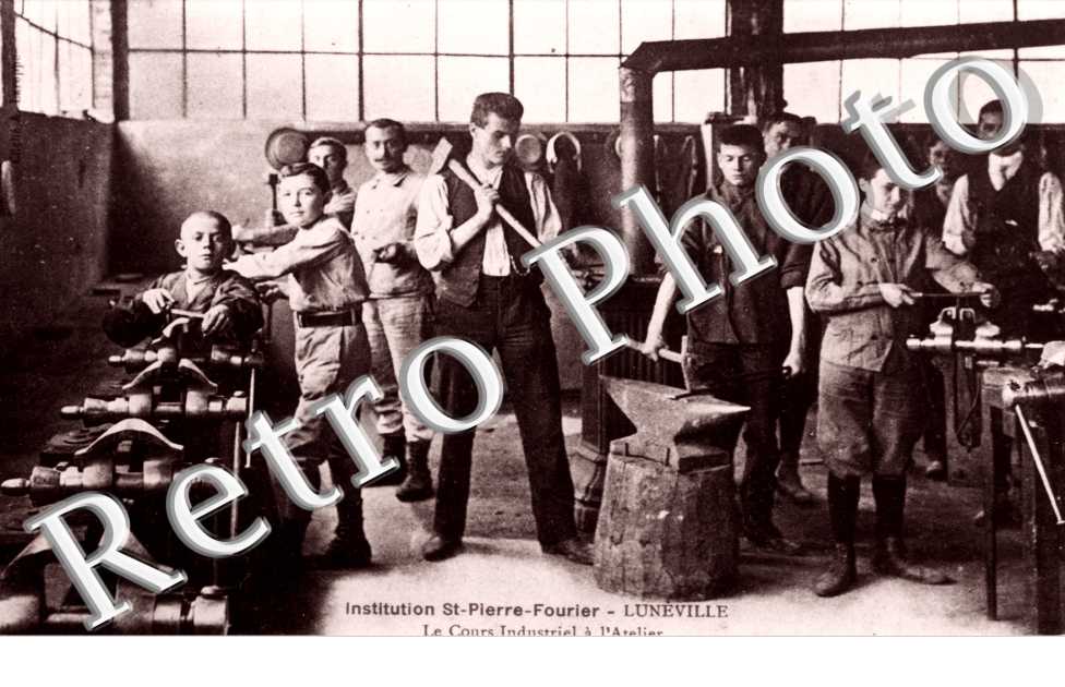 Institution st Pierre Fourier - le cour industriel a l'atelier