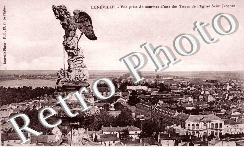 vue prise du sommet d'une des tours...