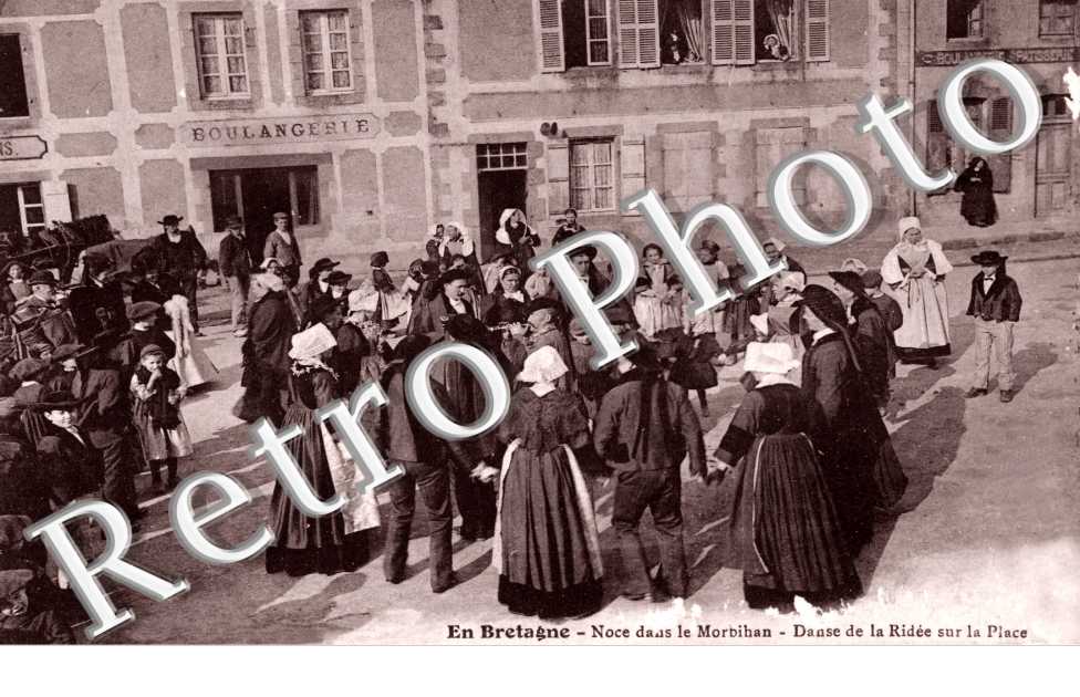 Une Noce, Danse de la Ridee sur la Place