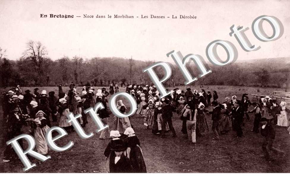 Noce, les Danses, la Derobee