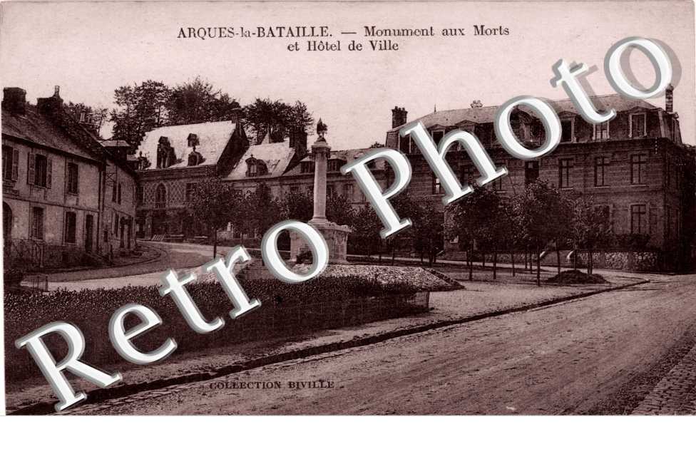 Monument aux Morts et Hotel de Ville