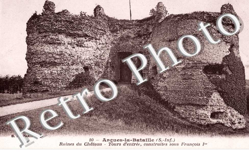 Ruines du Chateau - Tour d'Entree