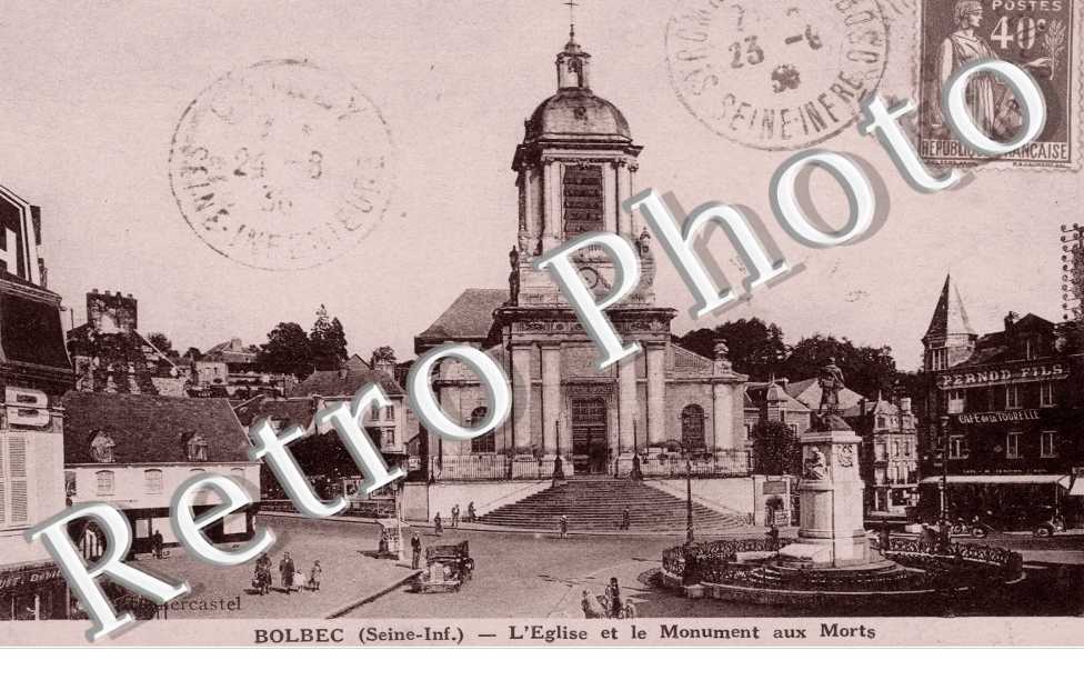 L&#039;Eglise et le Monument aux Morts
