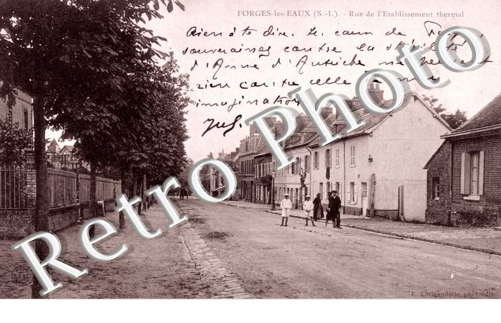 la Rue de l&#039;Etablissement Thermal