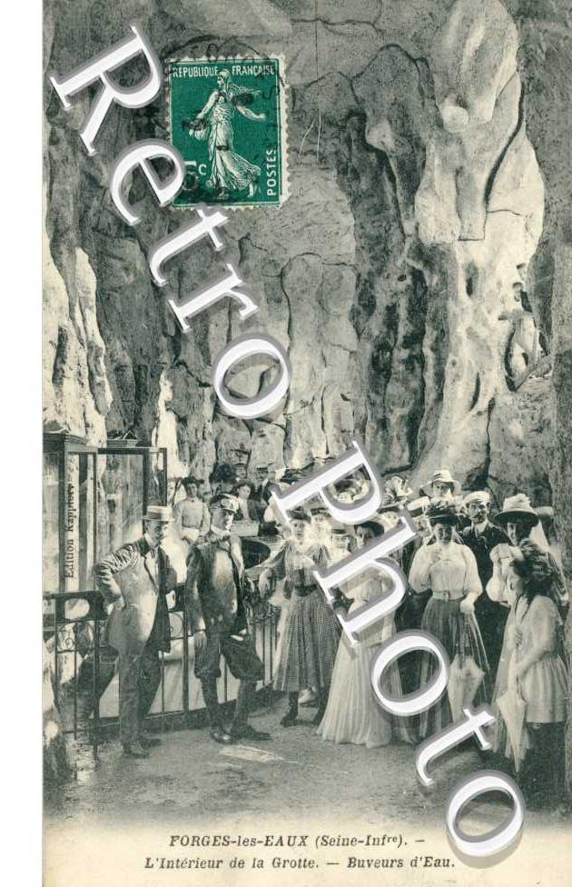 l'Interieur de la Grotte, les Buveurs d'Eau