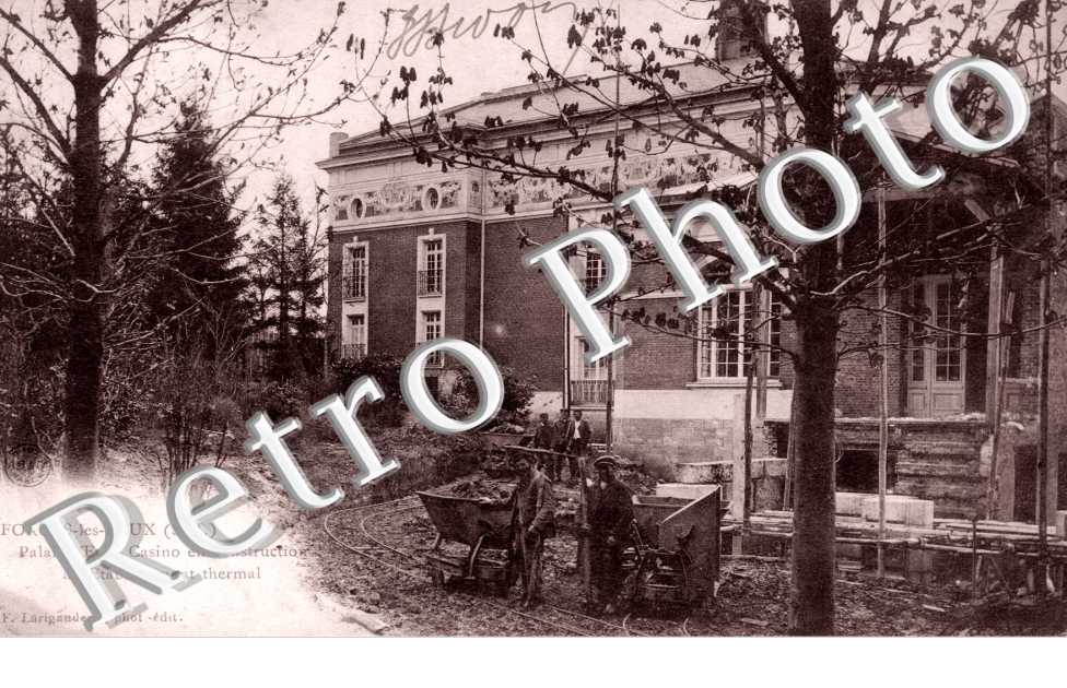 le Palais d'Ete, le Casino en construction a l'Etablissement Thermal