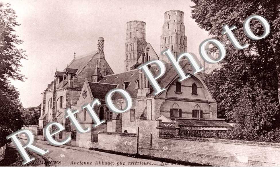 l&#039;Ancienne Abbaye de Jumieges, Vue Exterieure