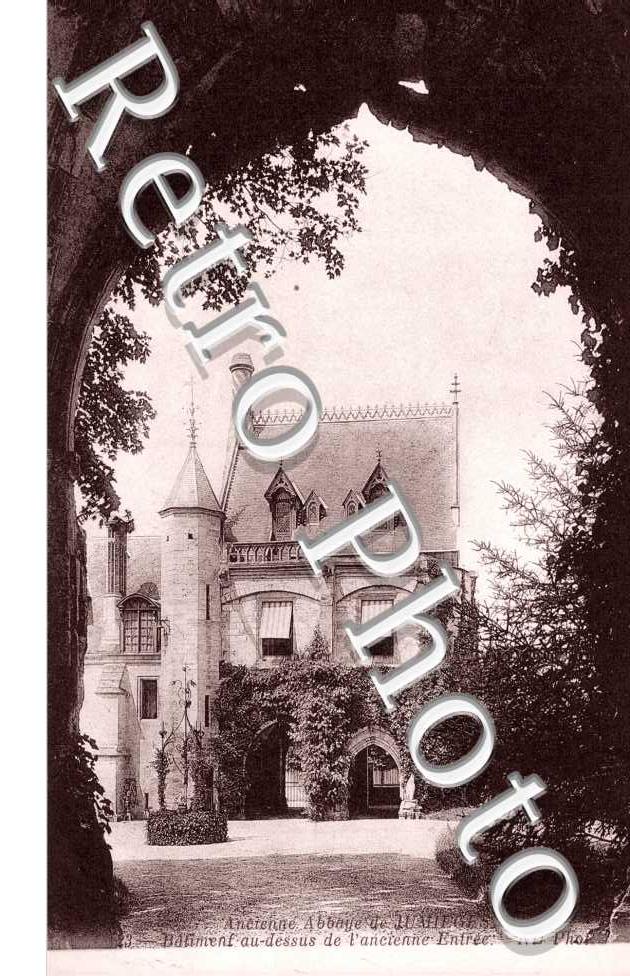 Ancienne Abbaye, batiment au dessus de l&#039;entree