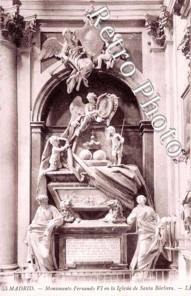 Monumento Fernando VI en le Iglesia de Santa Barbara