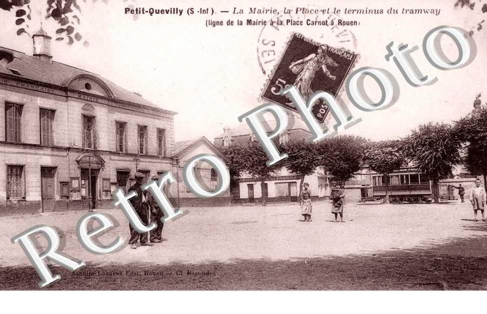 la Mairie, la Place et le Terminus du Tramway