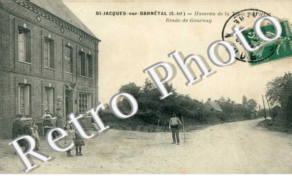 Hameau de la table de Pierre - route de Gournay