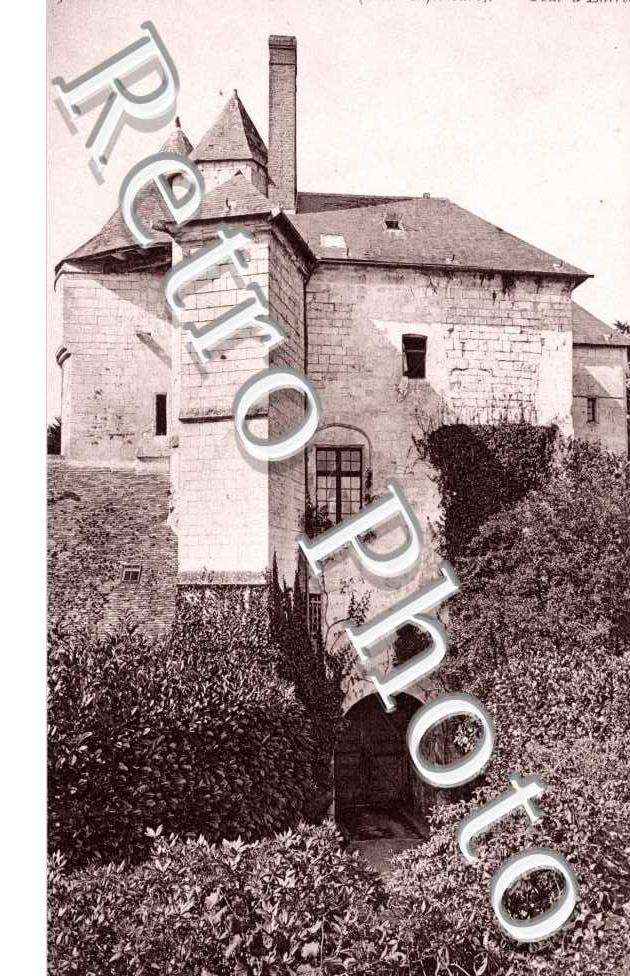 château, tour d&#039;entrée