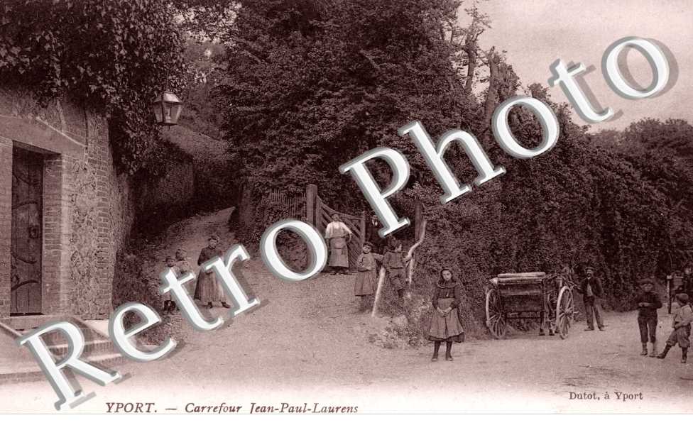 Carrefour Jean-Paul-Laurens