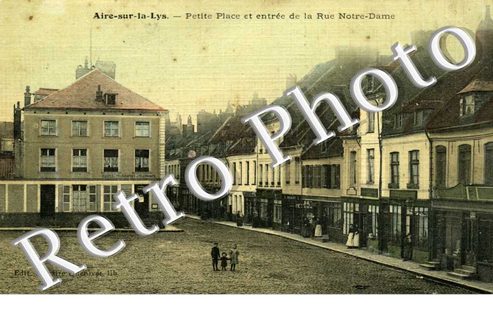 petite place et entree de la rue Notre-Dame