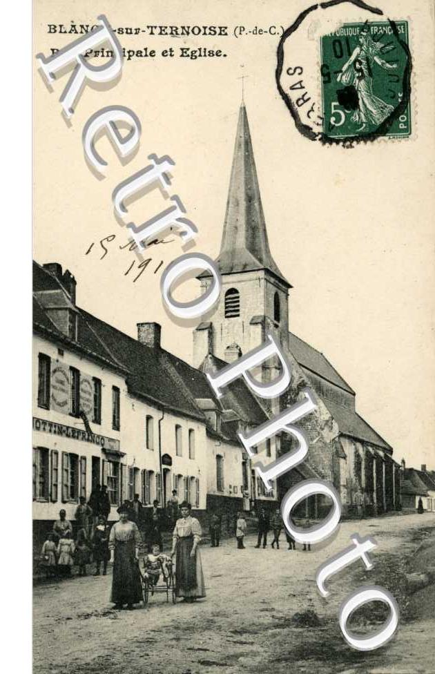 rue principale et eglise