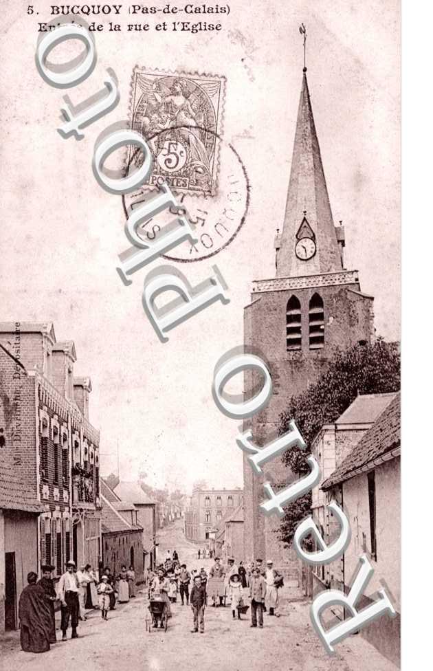 entree de la rue et l&#039;eglise