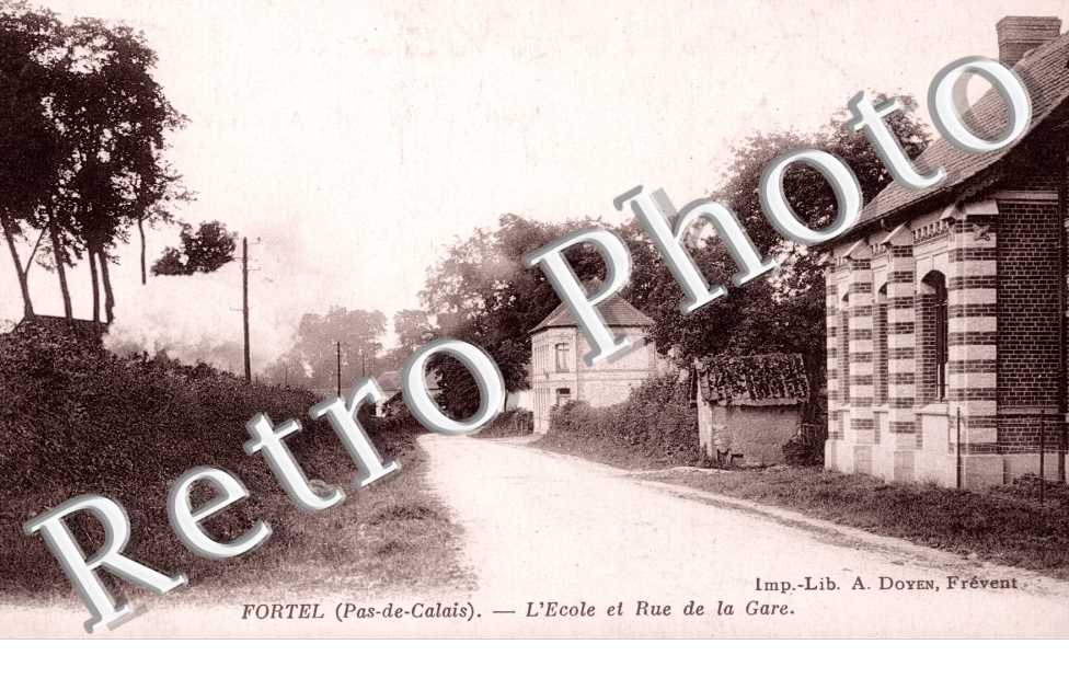 l&#039;ecole et rue de la Gare