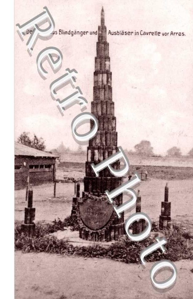 denkmal aus blindganger und ausblaser in Cavrelle vor Arras