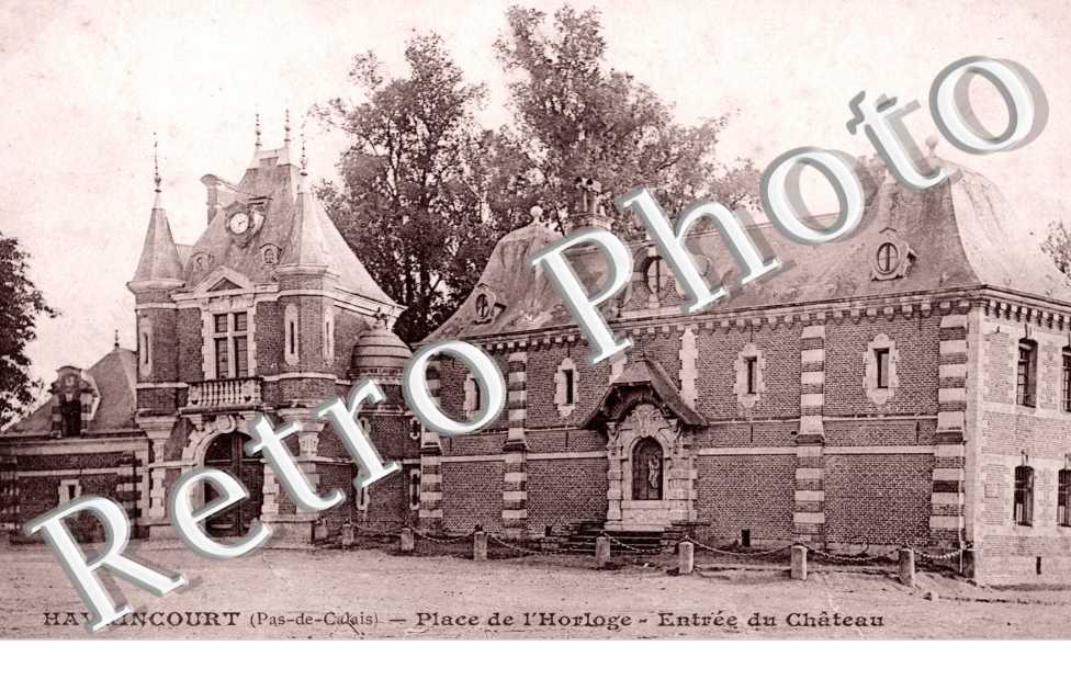 place de l&#039;Horloge, entree du chateau