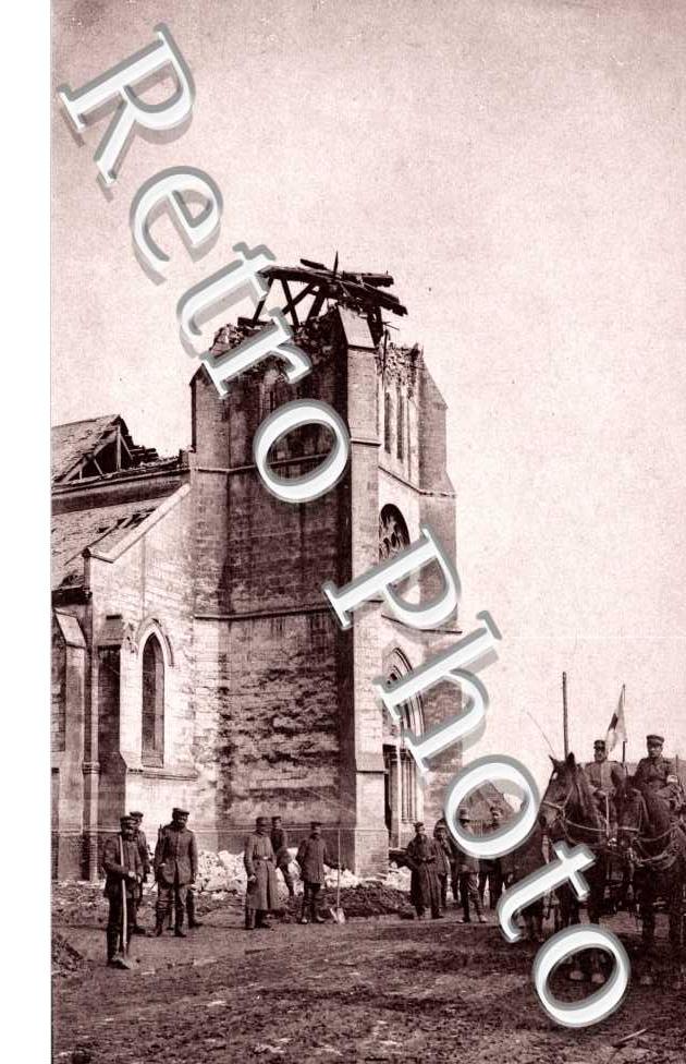 bombardement de l&#039;eglise, le clocher en ruines