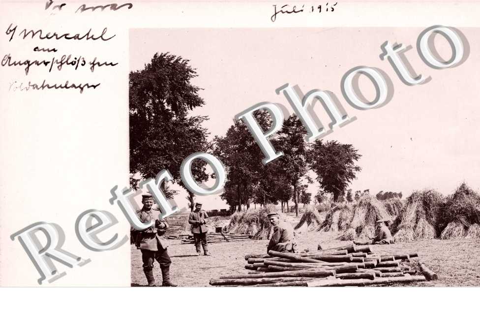 militaires dans un champ