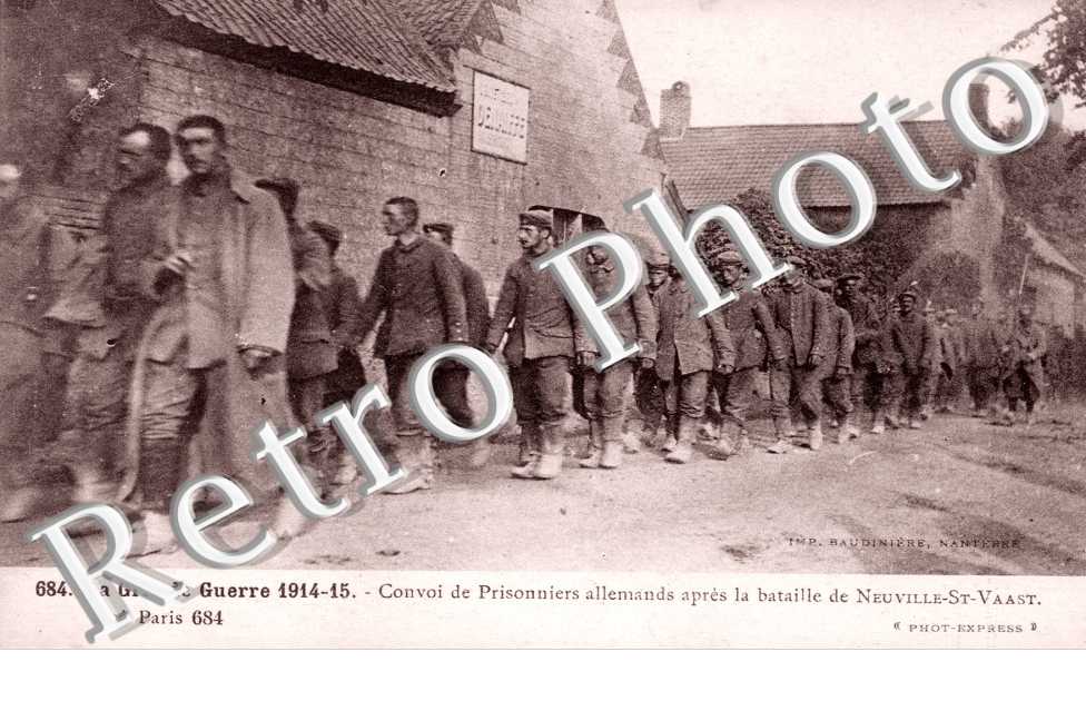 Convoi de prisonniers allemands apres la bataille