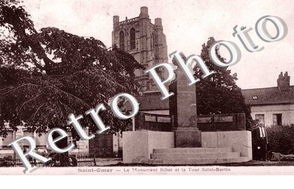 le monument Ribot et la Tour Saint Bertin