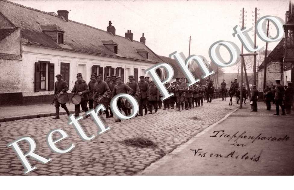 (militaires)