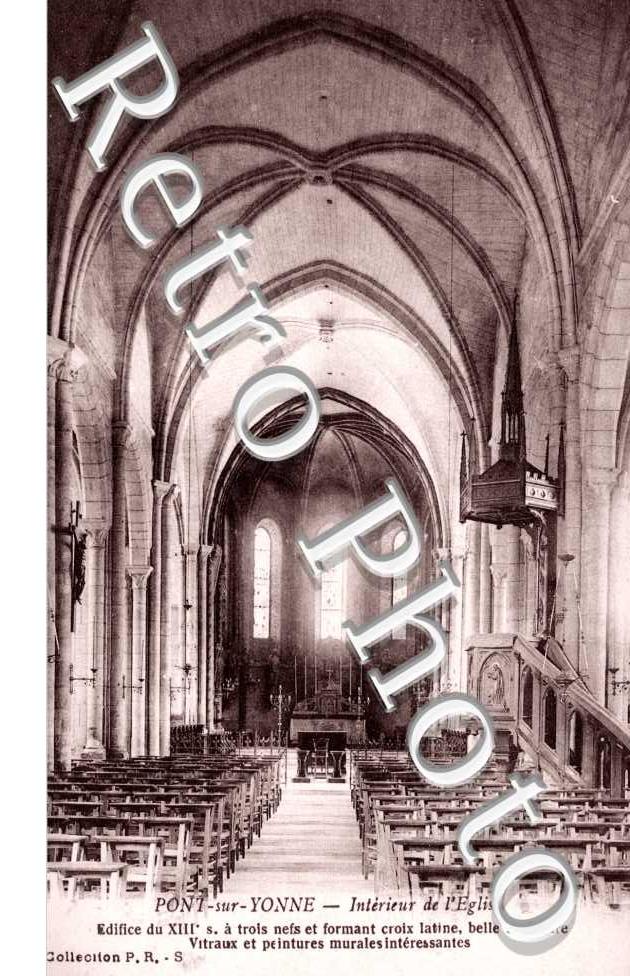 Interieur de l'eglise