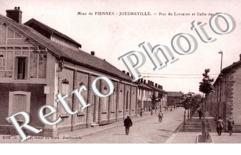 Mine de Piennes-Joudreville   -   Rue de Lorraine et Salle des fetes