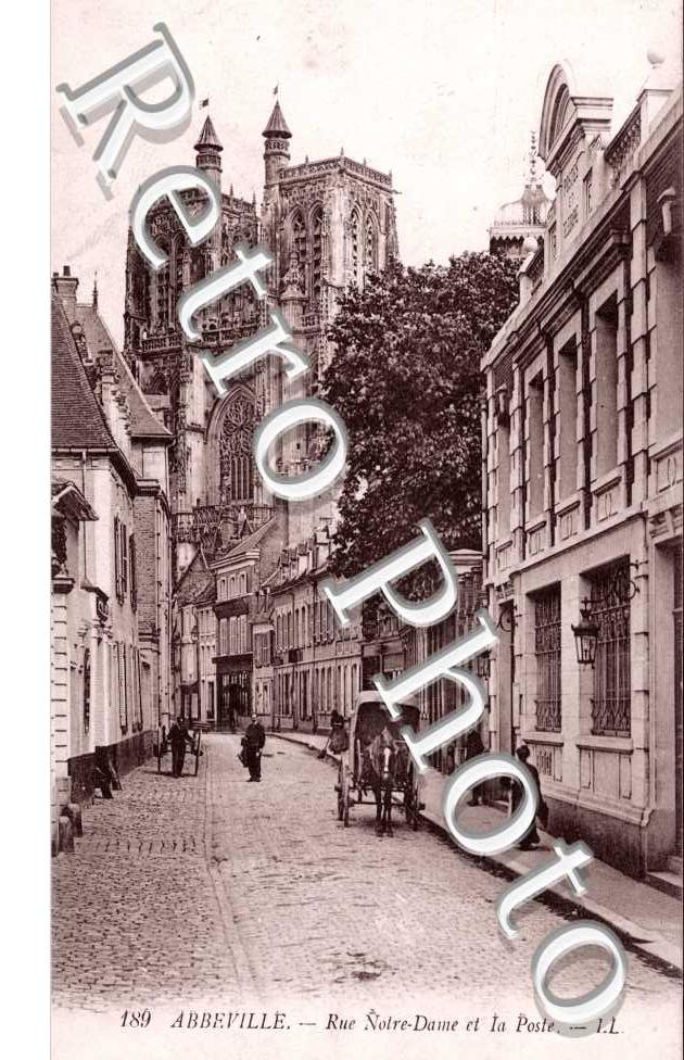 Rue Notre Dame et la Poste